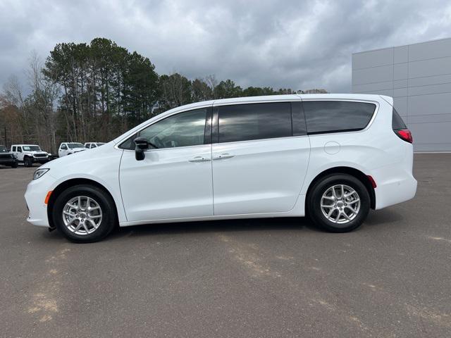 2024 Chrysler Pacifica PACIFICA TOURING L