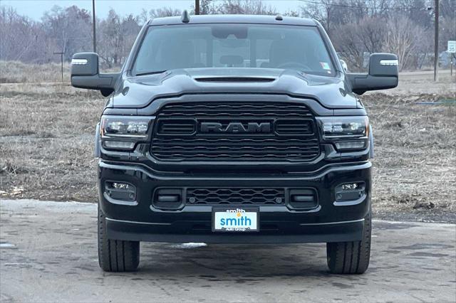 2024 RAM Ram 3500 RAM 3500 LIMITED CREW CAB 4X4 8 BOX