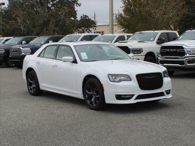 2023 Chrysler Chrysler 300 300 TOURING L RWD