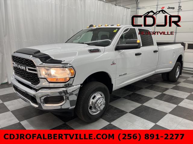 2022 RAM 3500 Tradesman Crew Cab 4x4 8 Box