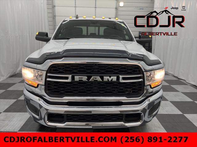 2022 RAM 3500 Tradesman Crew Cab 4x4 8 Box