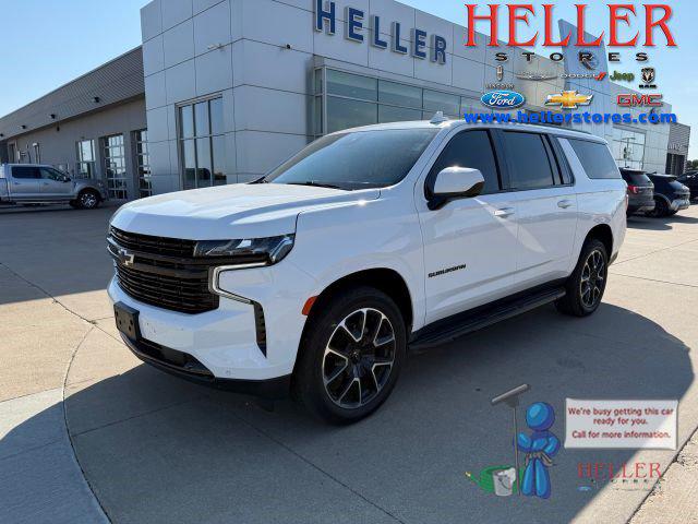 2023 Chevrolet Suburban 4WD RST