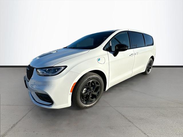 2024 Chrysler Pacifica Hybrid PACIFICA PLUG-IN HYBRID S APPEARANCE