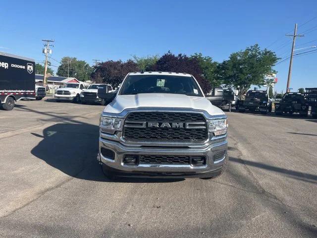 2024 RAM Ram 3500 Chassis Cab RAM 3500 TRADESMAN CREW CAB CHASSIS 4X4 60 CA