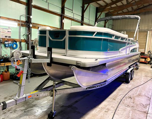 2024 Princecraft Vectra 25 25 RL Pontoon