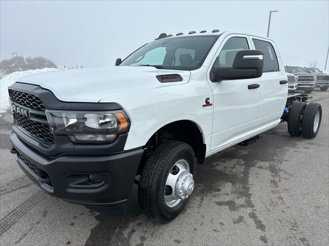 2024 RAM Ram 3500 Chassis Cab RAM 3500 TRADESMAN CREW CAB CHASSIS 4X4 60 CA