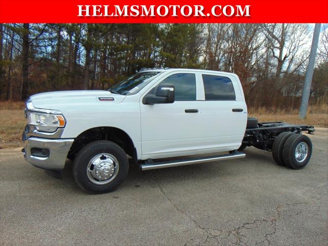 2024 RAM Ram 3500 Chassis Cab RAM 3500 TRADESMAN CREW CAB CHASSIS 4X4 60 CA