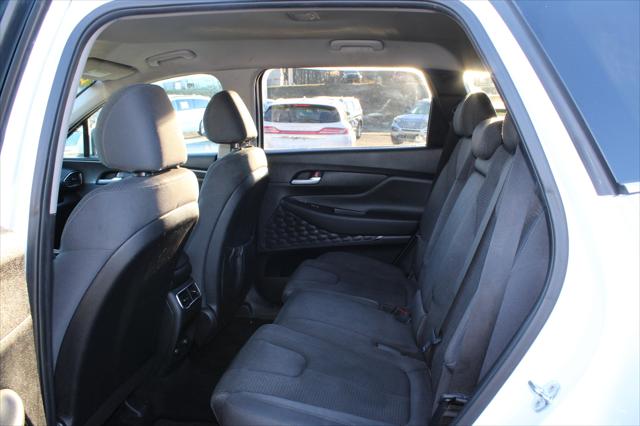 2022 Hyundai Santa Fe SE