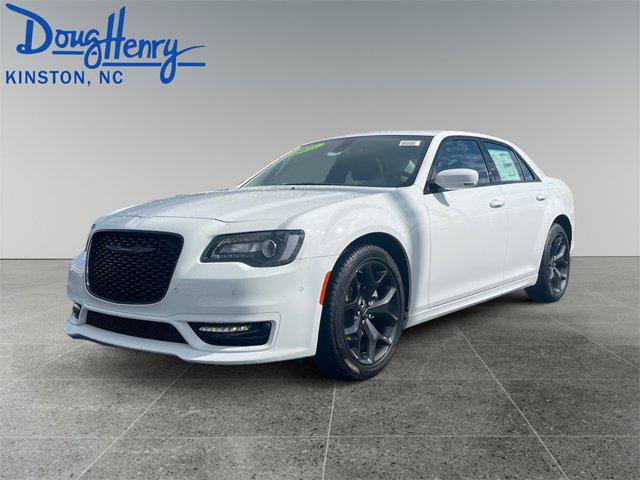 2023 Chrysler Chrysler 300 300 TOURING L RWD