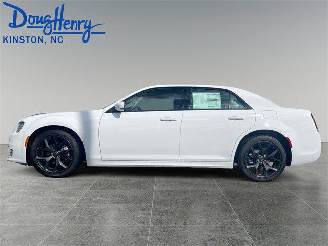 2023 Chrysler Chrysler 300 300 TOURING L RWD