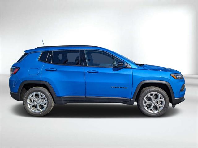 2024 Jeep Compass COMPASS LATITUDE 4X4