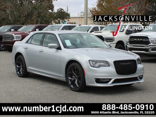 2023 Chrysler Chrysler 300 300 TOURING L RWD