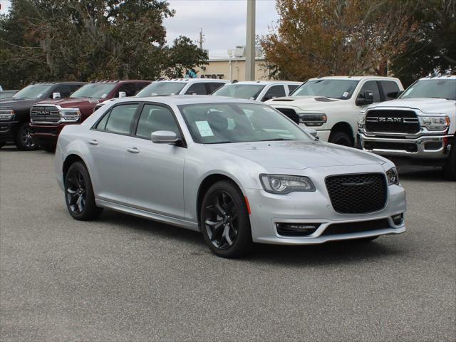 2023 Chrysler Chrysler 300 300 TOURING L RWD