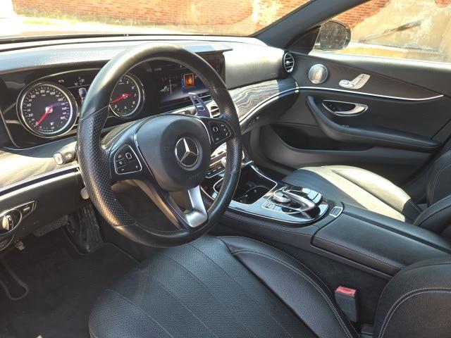 2017 Mercedes-Benz E-CLASS E 300 E 300