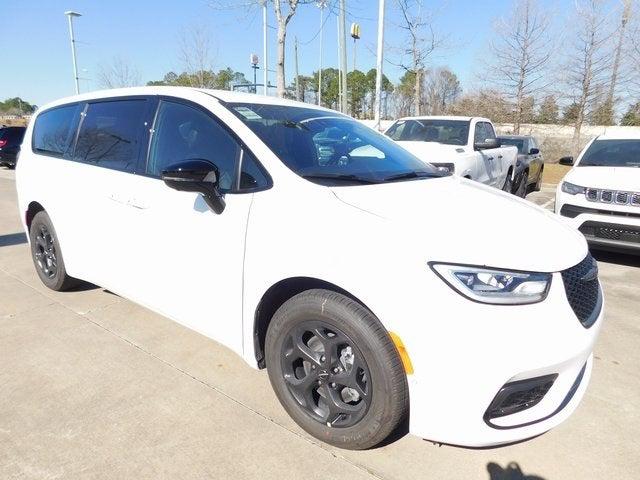 2024 Chrysler Pacifica Hybrid PACIFICA PLUG-IN HYBRID S APPEARANCE