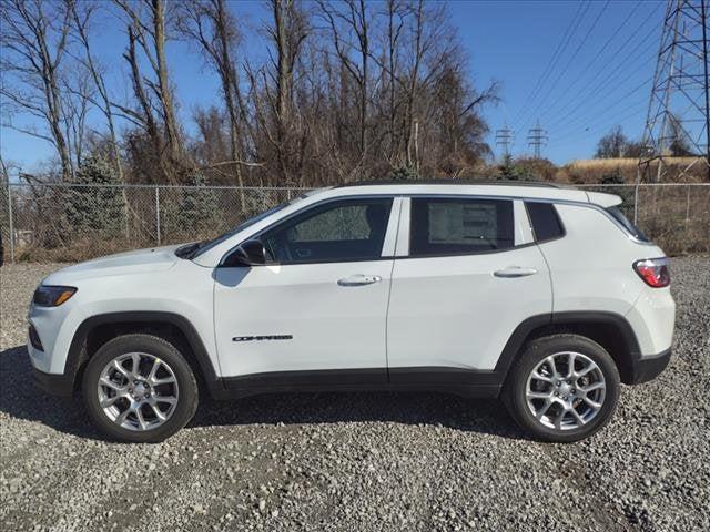 2024 Jeep Compass COMPASS LATITUDE LUX 4X4