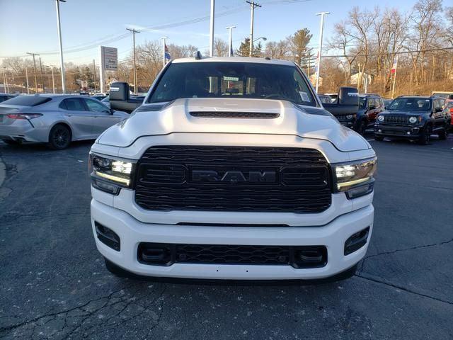 2024 RAM Ram 3500 RAM 3500 LIMITED CREW CAB 4X4 8 BOX 2024 RAM Ram 3500 RAM 3500 LIMITED CREW CAB 4X4 8 BOX
