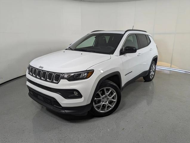 2024 Jeep Compass COMPASS LATITUDE LUX 4X4