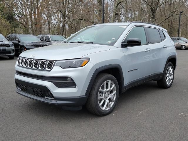 2024 Jeep Compass COMPASS LATITUDE LUX 4X4