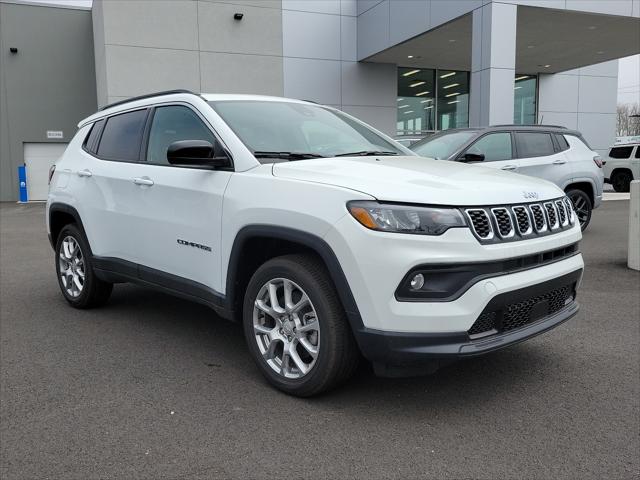 2024 Jeep Compass COMPASS LATITUDE LUX 4X4