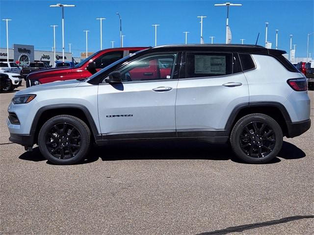 2024 Jeep Compass COMPASS LATITUDE 4X4