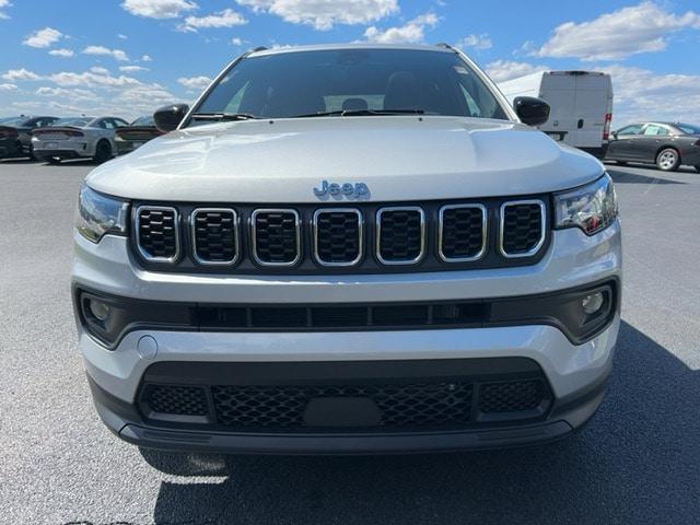 2024 Jeep Compass COMPASS LATITUDE LUX 4X4