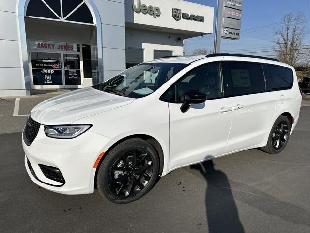 2024 Chrysler Pacifica PACIFICA TOURING L