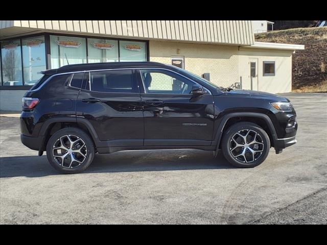 2024 Jeep Compass COMPASS LIMITED 4X4