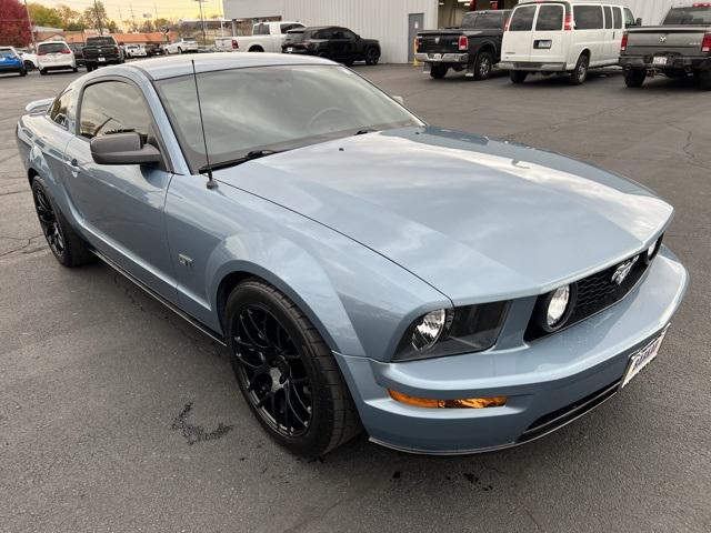 2005 Ford Mustang GT Premium