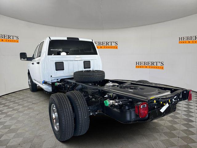 2024 RAM Ram 3500 Chassis Cab RAM 3500 TRADESMAN CREW CAB CHASSIS 4X4 60 CA