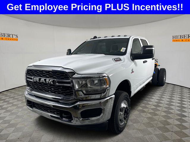 2024 RAM Ram 3500 Chassis Cab RAM 3500 TRADESMAN CREW CAB CHASSIS 4X4 60 CA