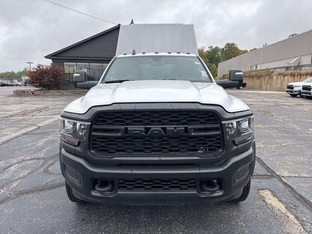 2024 RAM Ram 5500 Chassis Cab RAM 5500 TRADESMAN CHASSIS CREW CAB 4X2 84 CA