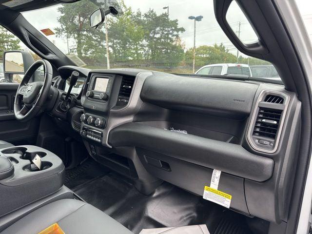 2024 Ram 5500 Chassis Cab Tradesman/SLT