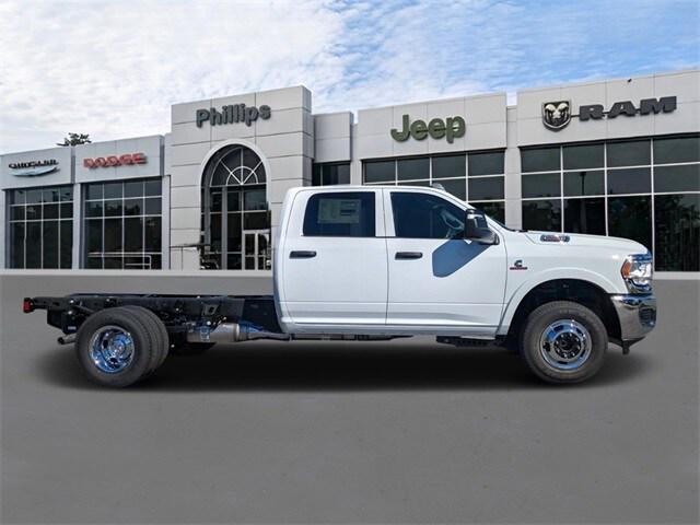 2024 RAM Ram 3500 Chassis Cab RAM 3500 TRADESMAN CREW CAB CHASSIS 4X2 60 CA