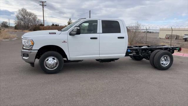 2024 RAM Ram 3500 Chassis Cab RAM 3500 TRADESMAN CREW CAB CHASSIS 4X4 60 CA