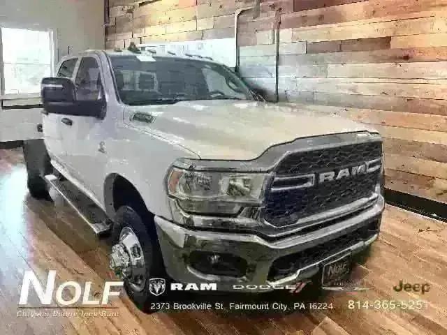 2024 RAM Ram 3500 Chassis Cab RAM 3500 TRADESMAN CREW CAB CHASSIS 4X4 60 CA