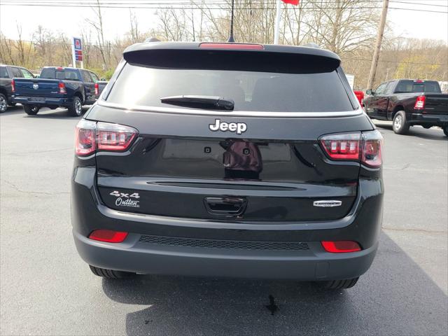 2024 Jeep Compass COMPASS LATITUDE LUX 4X4