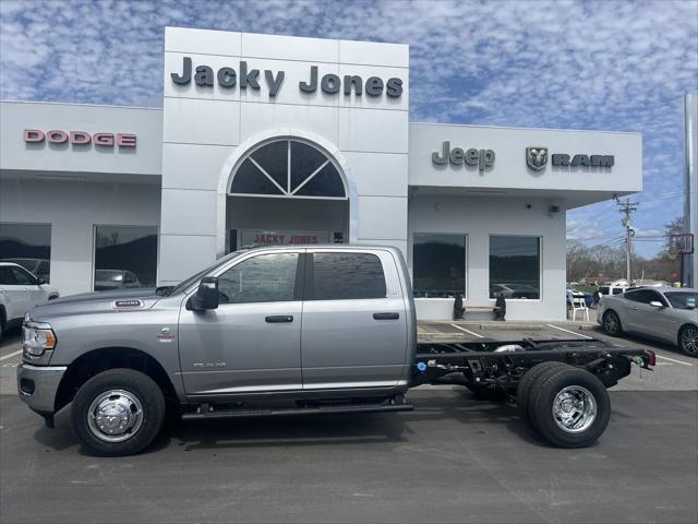 2024 RAM Ram 3500 Chassis Cab RAM 3500 SLT CREW CAB CHASSIS 4X4 60 CA