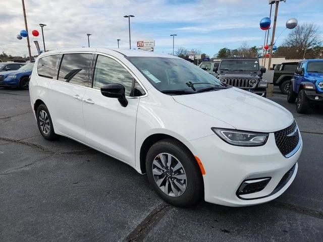 2024 Chrysler Pacifica Hybrid PACIFICA PLUG-IN HYBRID SELECT