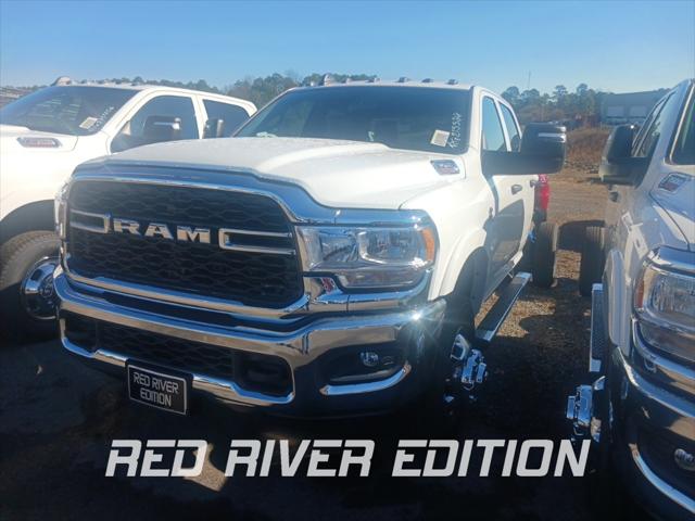 2024 RAM Ram 3500 Chassis Cab RAM 3500 TRADESMAN CREW CAB CHASSIS 4X4 60 CA