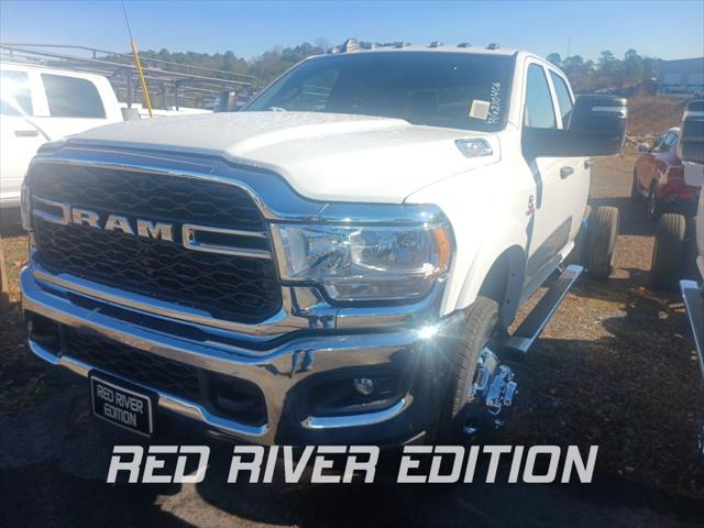 2024 RAM Ram 3500 Chassis Cab RAM 3500 TRADESMAN CREW CAB CHASSIS 4X4 60 CA