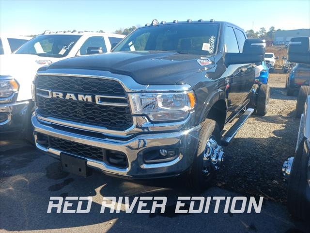 2024 RAM Ram 3500 Chassis Cab RAM 3500 TRADESMAN CREW CAB CHASSIS 4X4 60 CA