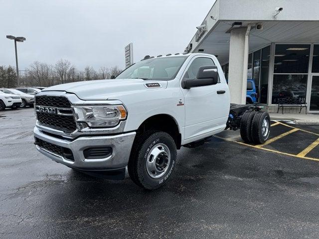 2024 RAM Ram 3500 Chassis Cab RAM 3500 TRADESMAN CHASSIS REGULAR CAB 4X4 60 CA