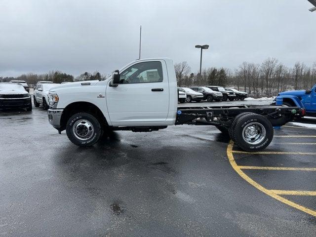 2024 RAM Ram 3500 Chassis Cab RAM 3500 TRADESMAN CHASSIS REGULAR CAB 4X4 60 CA