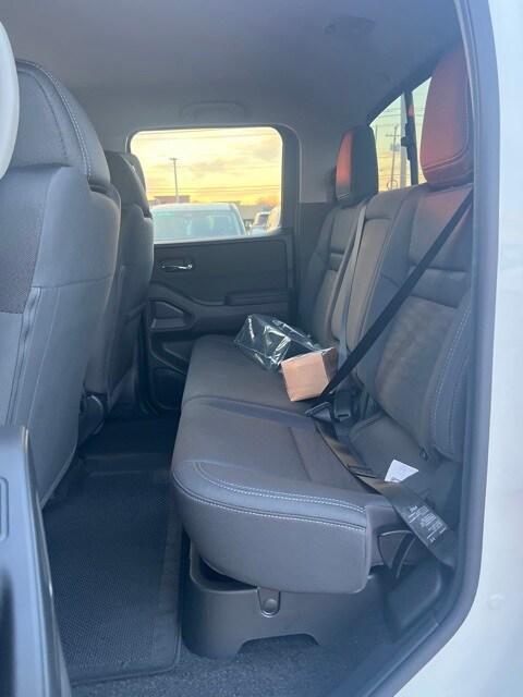2024 Nissan Frontier Crew Cab SV 4x4