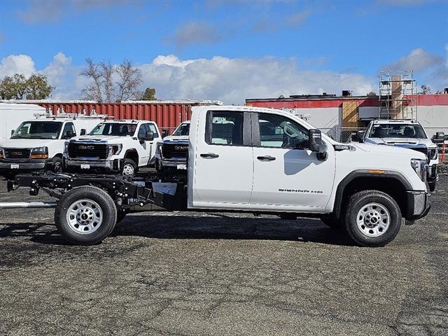 2024 GMC Sierra 3500HD Pro 18