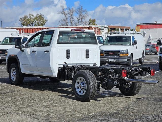 2024 GMC Sierra 3500HD Pro 21