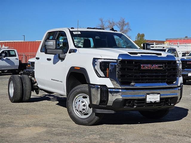 2024 GMC Sierra 3500HD Pro 2