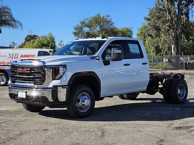 2024 GMC Sierra 3500HD Pro 15