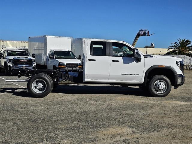 2024 GMC Sierra 3500HD Pro 18